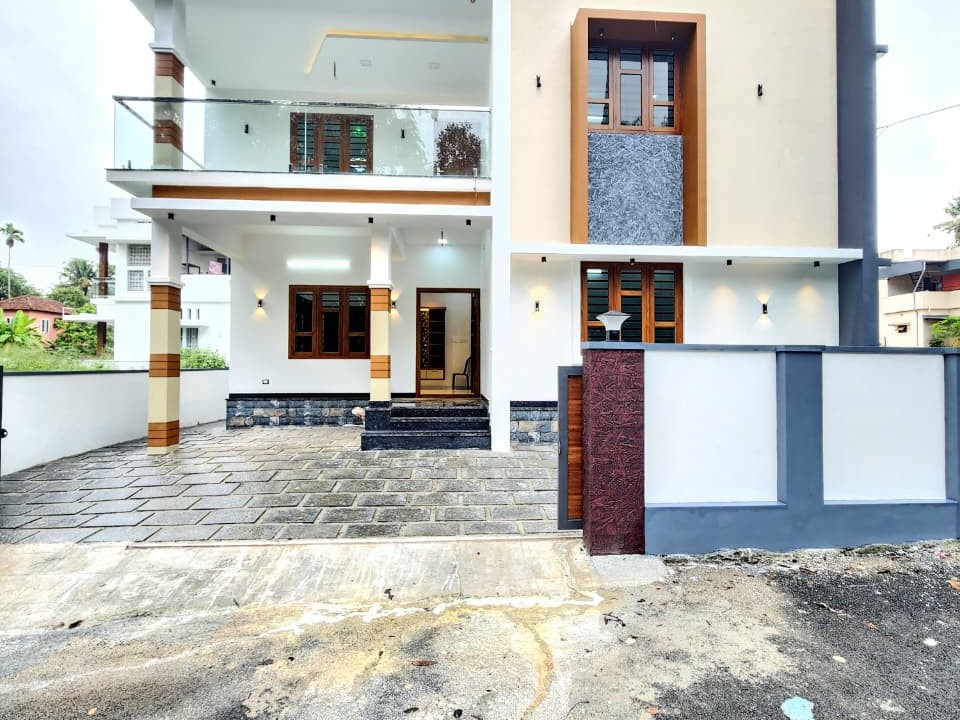 4 BHK Independent House for Sale in Pallikkara, Ernakulam 