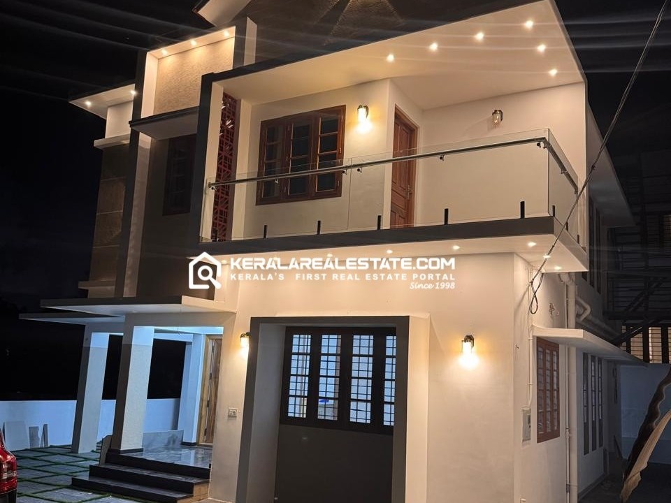 4 BHK House for Sale in Kakkanad, Ernakulam 