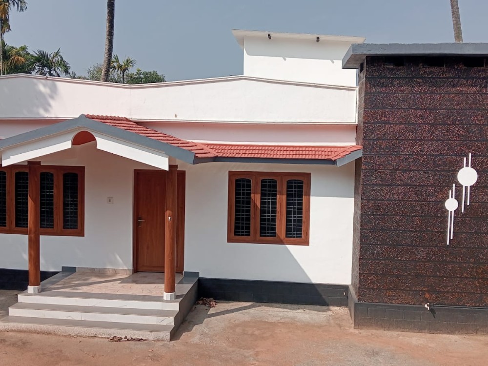Land with House for Sale in Meenangadi, Wayanad 